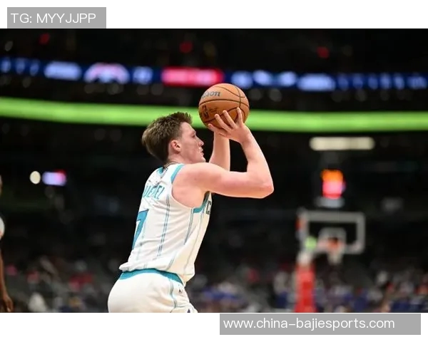 克尼佩尔上半场表现惊艳四号秀10中6三分5中3轻松砍下17分4板2助