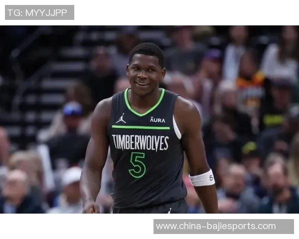 克莱末节神勇表现8中6砍下17分助球队逆转全场贡献23分正负值高达15 克莱末节神勇表现8中6砍下17分助球队逆转全场贡献23分正负值高达15