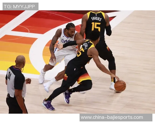 小卡状态低迷半场表现惨淡仅得2分正负值创全场最低纪录 小卡状态低迷半场表现惨淡仅得2分正负值创全场最低纪录