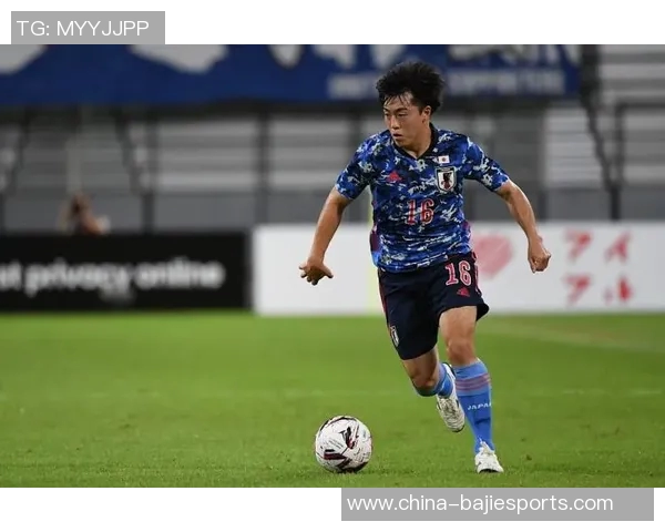 海港险遭重创相马勇纪头球击中立柱错失良机